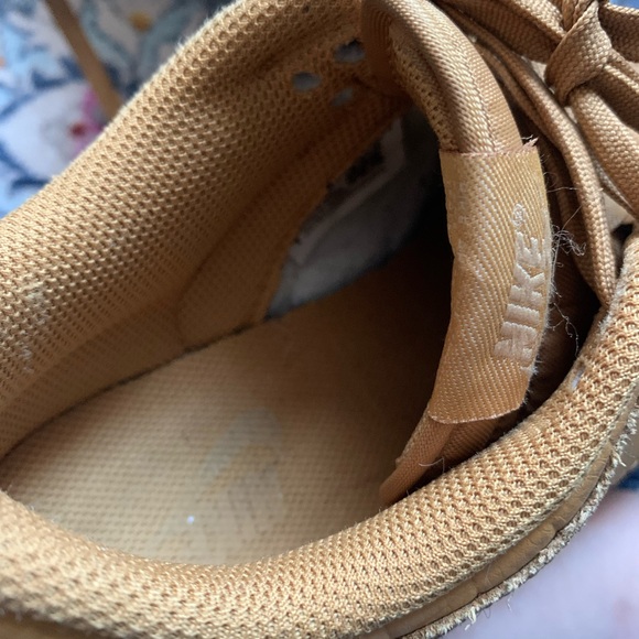 Nike Low Dunks in Wheat VGUC - Picture 6 of 7